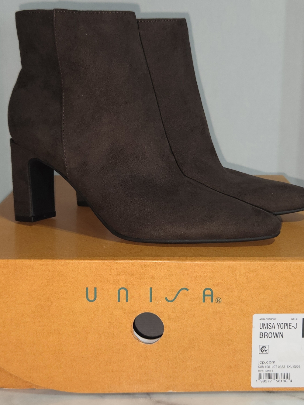 Unisa Yopie-J Women's Brown Suede Ankle Bootie Pointed Toe Zip 6.5 M